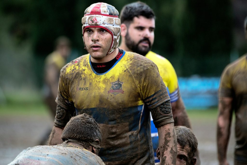 How to get mud out of clothes