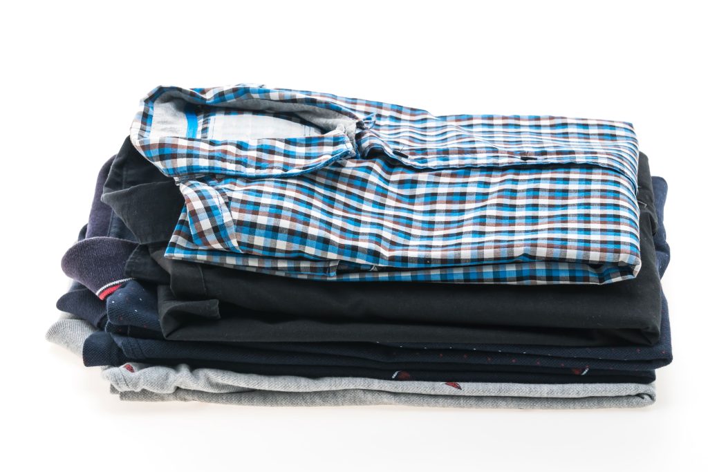 folding-shirts-and-tops