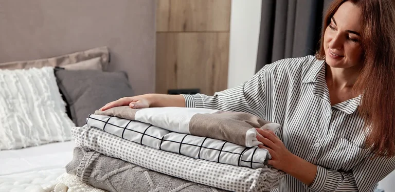 How To Wash a Comforter in the Washing Machine: Frequency, Temperature, Settings, and More