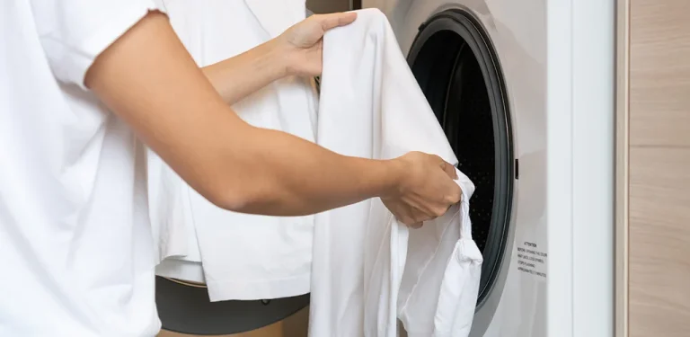 The Complete Guide to Washing White Clothes Without Yellowing or Dullness
